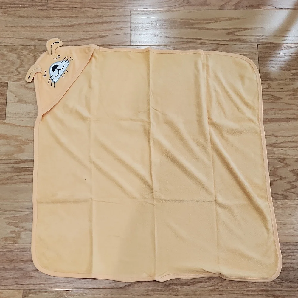 NWT Adorable Lion Hooded Baby Towel Infant